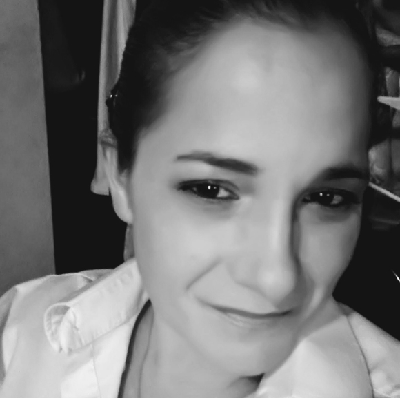 Meet your Posher, Crystal - Picture 3 of 6